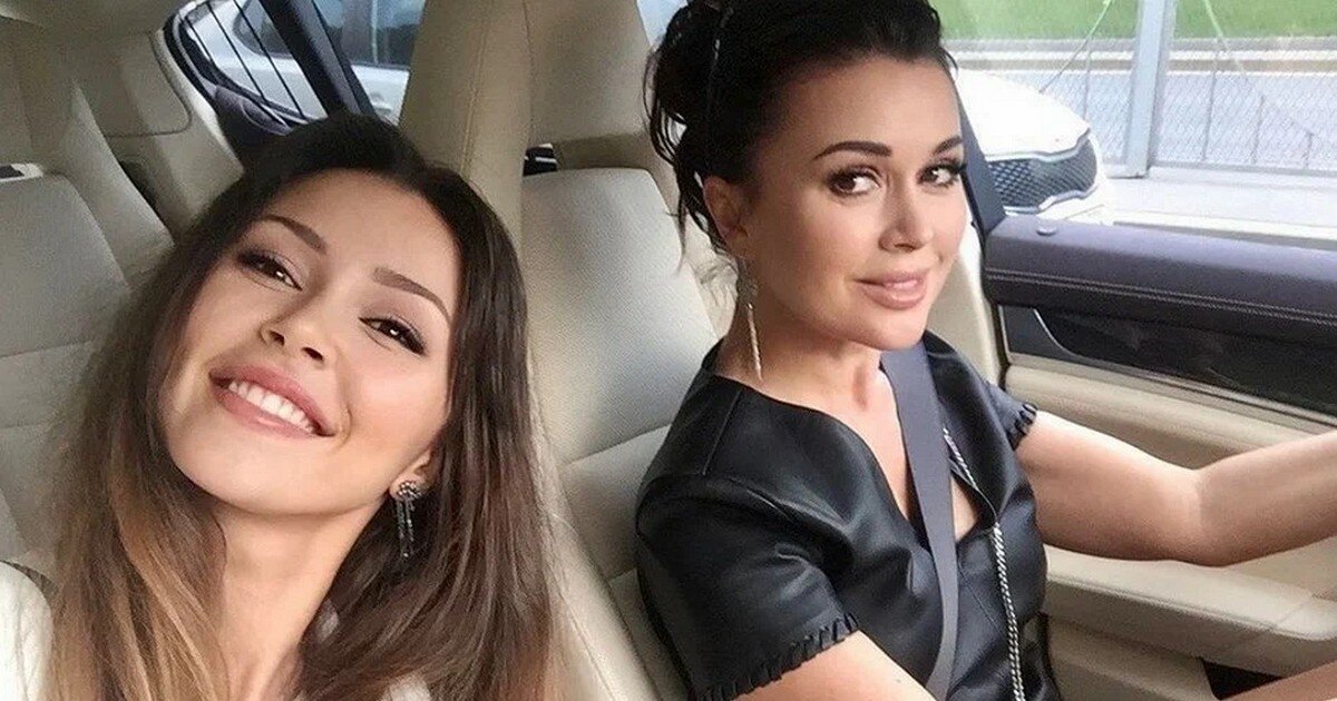 Анастасия Заворотнюк с дочерью, соцсети