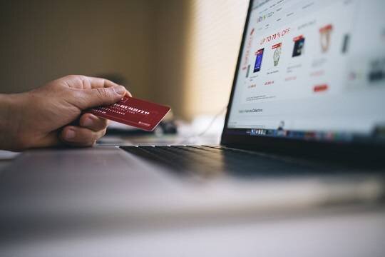    В правительстве РФ обсуждается снижение лимита беспошлинных покупок в интернете