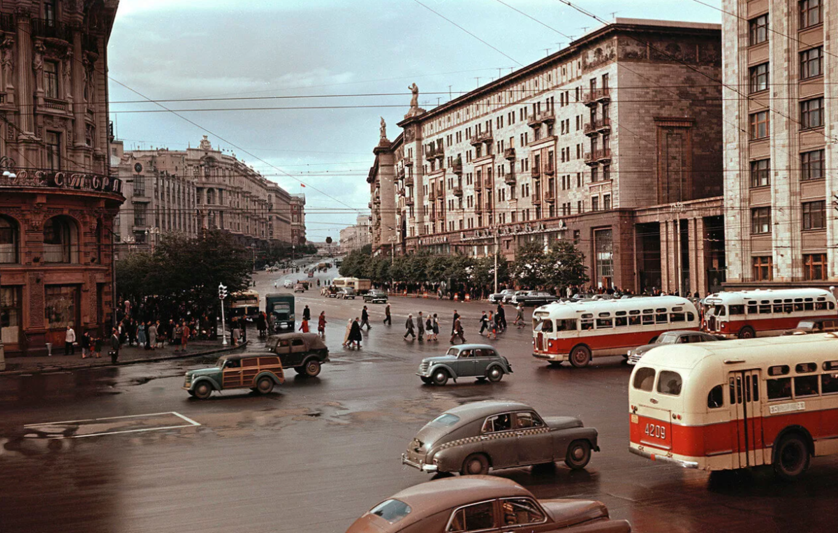 Улица московская 50. Семен Фридлянд улица Горького. Москва СССР улица Горького 1950-е. Улица Горького 60-х в Москве. Тверская улица 1950-е.