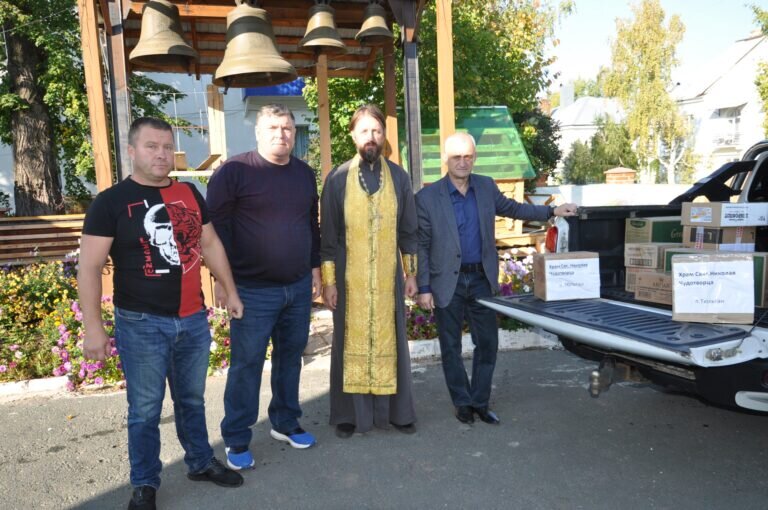    Глава Тюльганского района лично отвезет партию гуманитарной помощи бойцам СВО Кристина Просвиркина