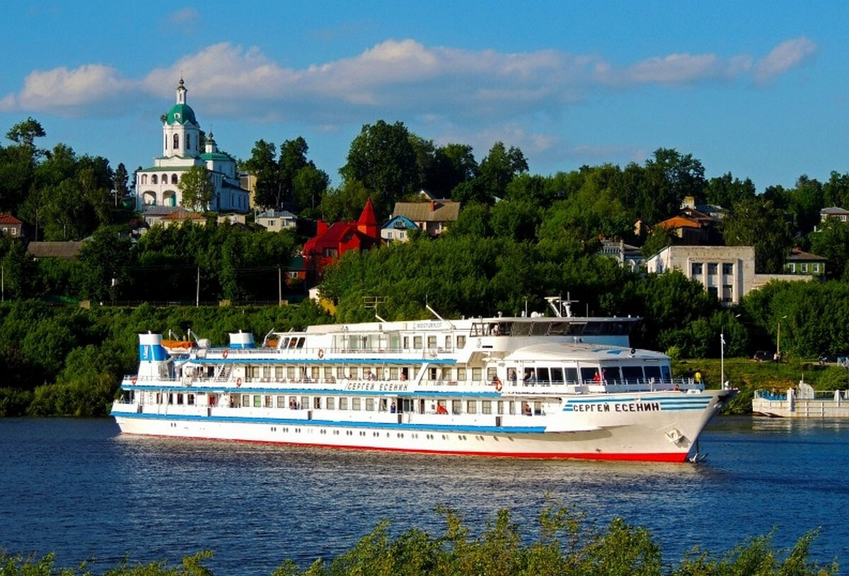 Теплоход Сергей Есенин Мостурфлот