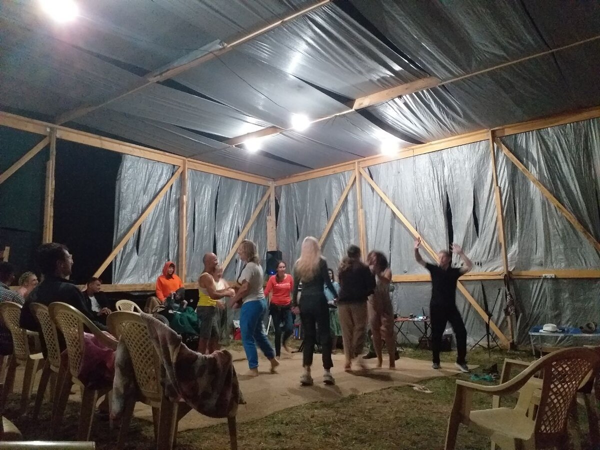 Свежее фото с христианской вечеринки