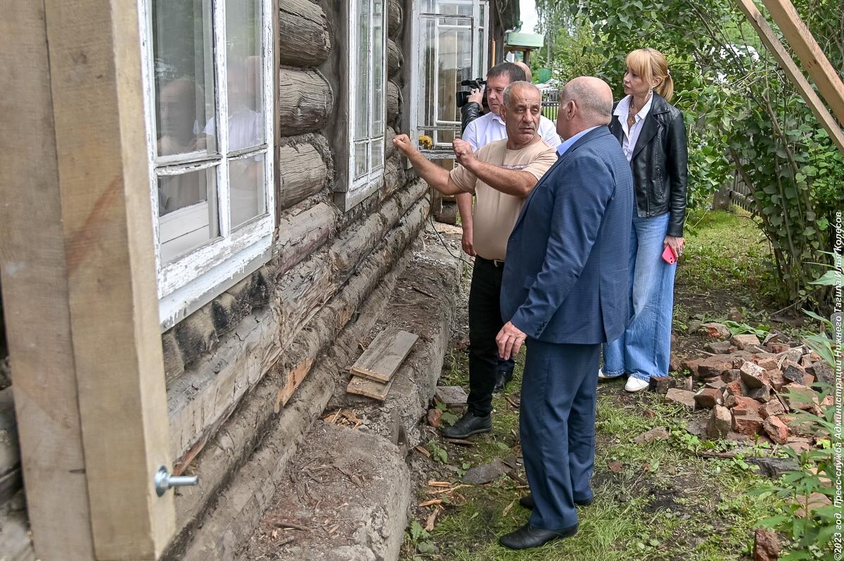 Новости висим. Памятник.