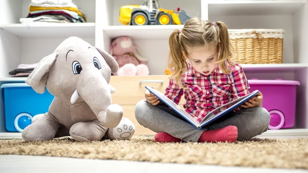    Югорский специалист советует не включать мультфильмы малышам, которые учатся говорить