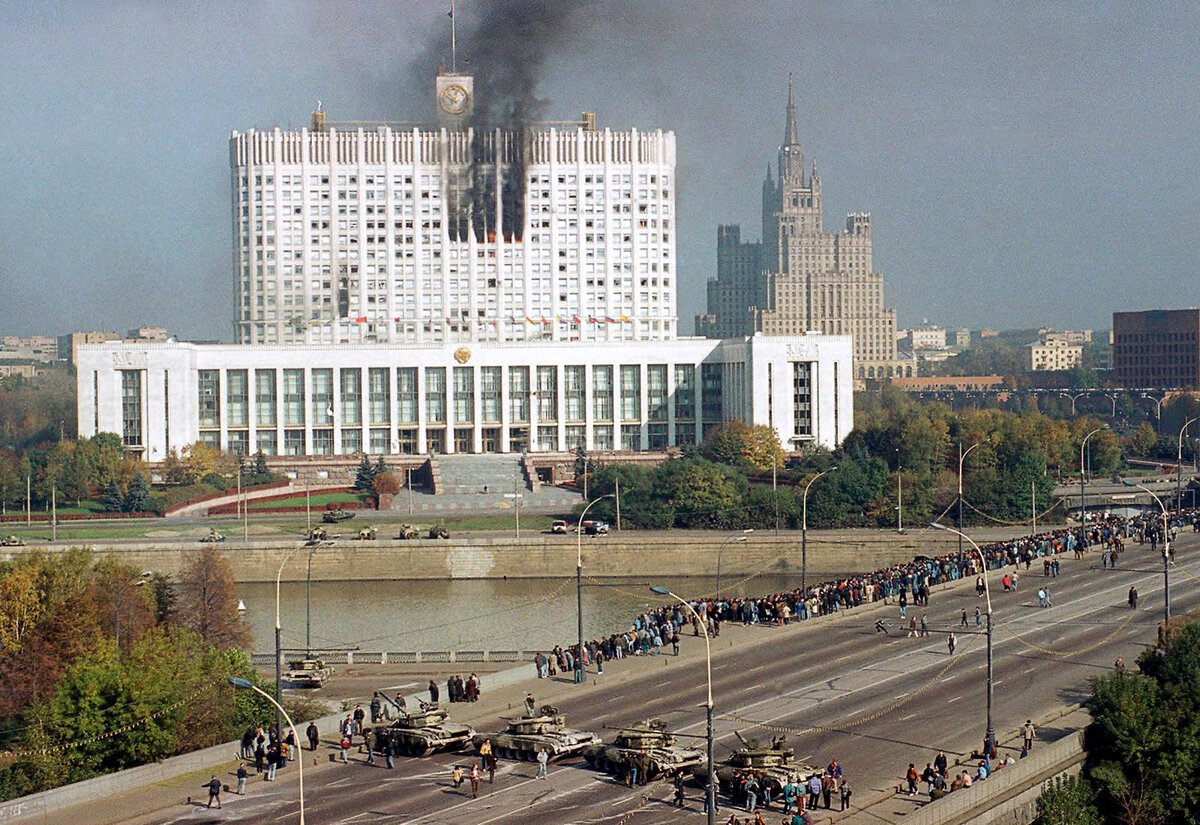 Прогулка по Москве 1993 года. Каким был город в год штурма Белого дома? |  Путешествия и всего по чуть-чуть | Дзен