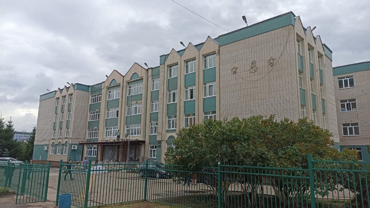     В Набережных Челнах планируют создать два больших мурала на стенах жилого дома и образовательного учреждения. Об этом сообщила директор Молодежного центра «Нур» Полина Трянина во время городской пресс-конференции.