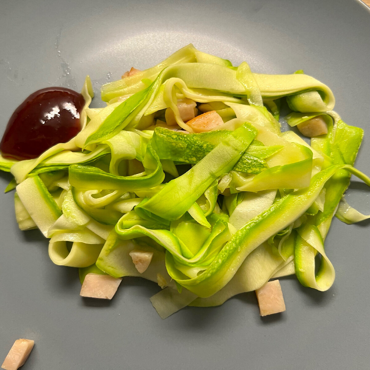 Кабачковая лапша с ветчиной