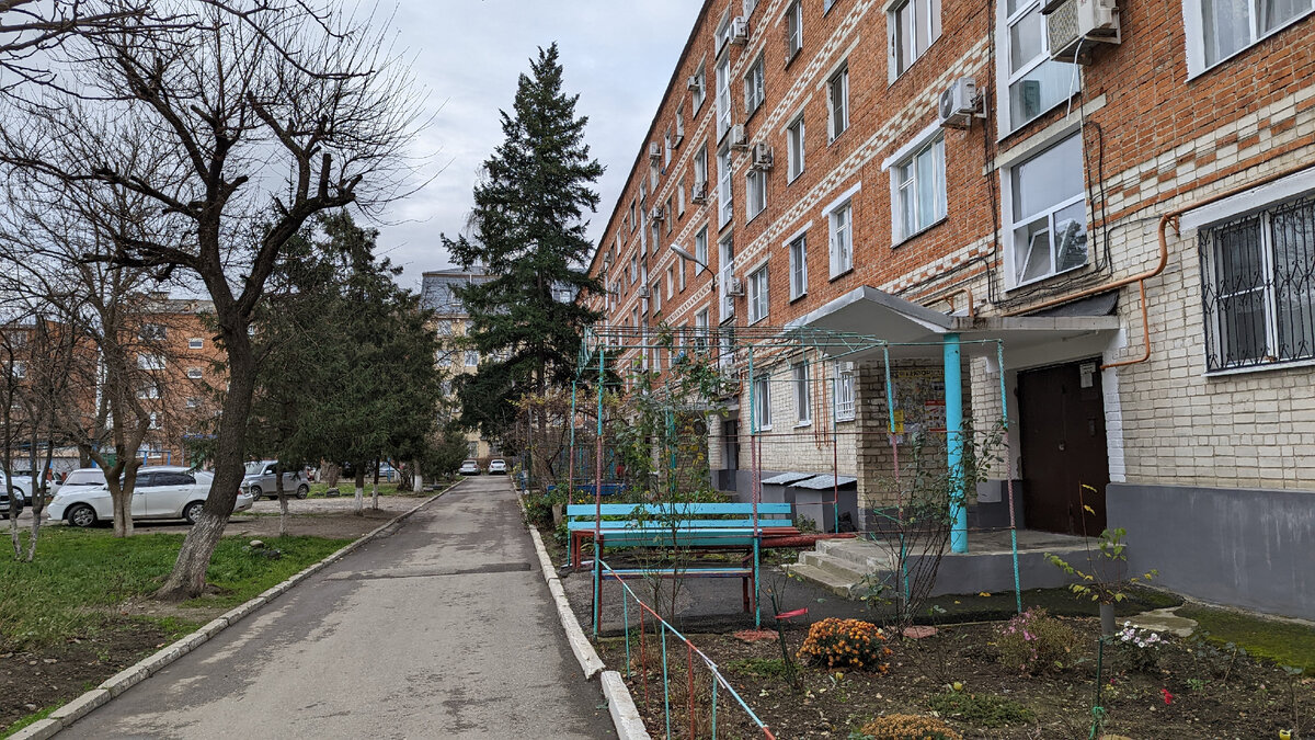 Советские пятиэтажки из кирпича. Фото автора 