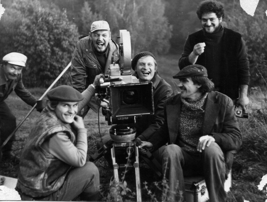 Фото со съемок фильма. Леонид Нечаев в центре на заднем плане.