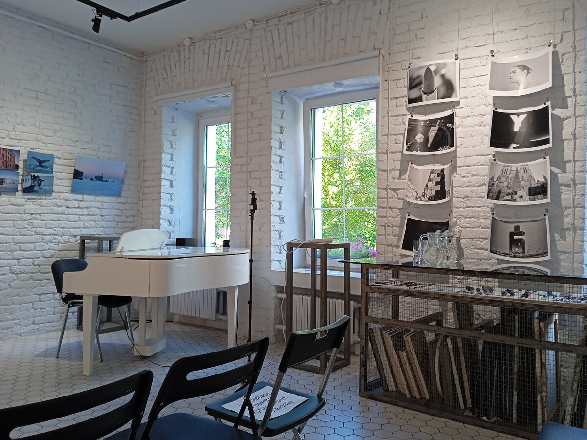 Приятный для общения и обучения зал на набережной Мойки