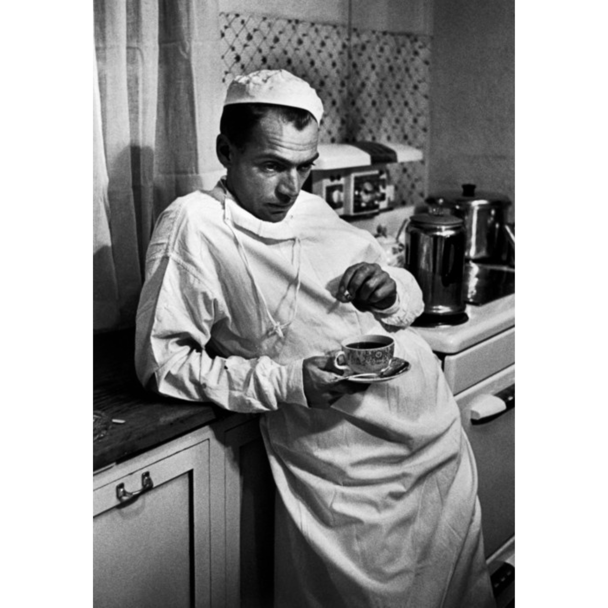 W. Eugene Smith, серия фото «Сельский врач» о повседневной жизни доктора Эрнеста Гая Чериани, врача общей практики, которому поручено оказывать круглосуточную медицинскую помощь более чем 2000 людям в городке Креммлинг