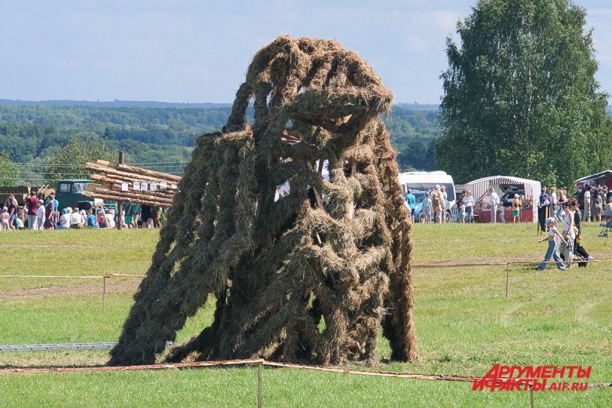    Чучело ворона в конце праздника сожгли.
