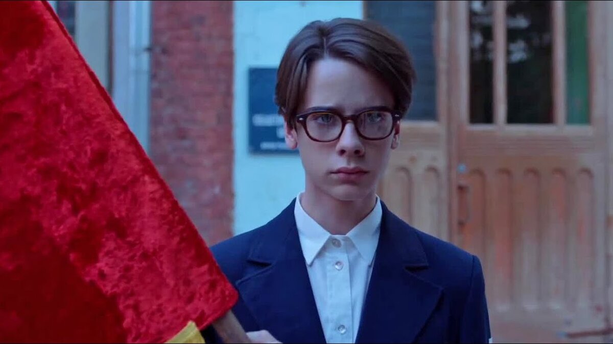 "Укушу..." (цитата из мультфильма "Путешествие муравья", 1983 г.) Именно 1983-й.