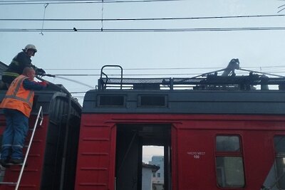    загорелась электричка ©