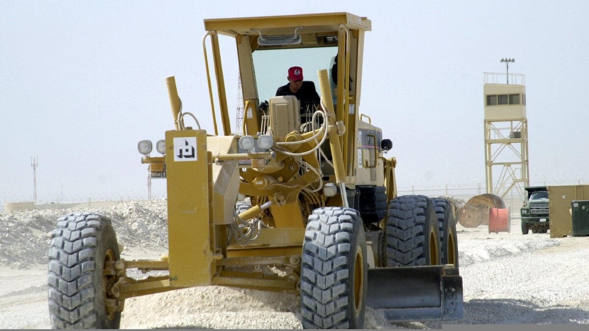     В Ростовской области привлекли к ответственности чиновника из Миллерово, который во время поездки на грейдере чуть не задавил человека, пишет Telegram-канал Don_Mash.