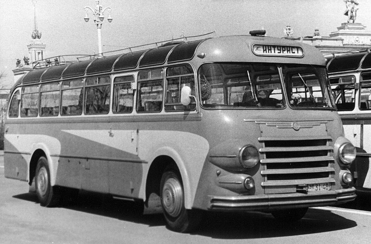 Австрийский автобус OAF в Москве.