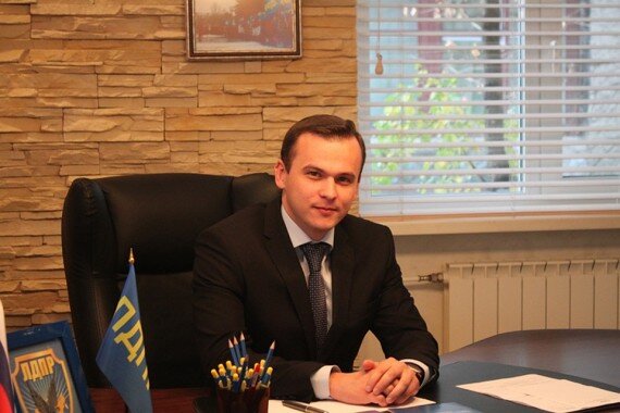    Нового главу Советского района Брянска Семенова показали на гламурных фото среди грязи и мусора avchernov
