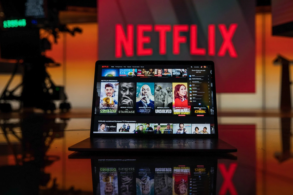 Netflix под. Нетфликс. Netflix фото. Компания Нетфликс. Нетфликс ТВ.