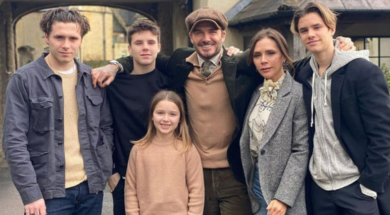 Дэвид и Виктория с детьми