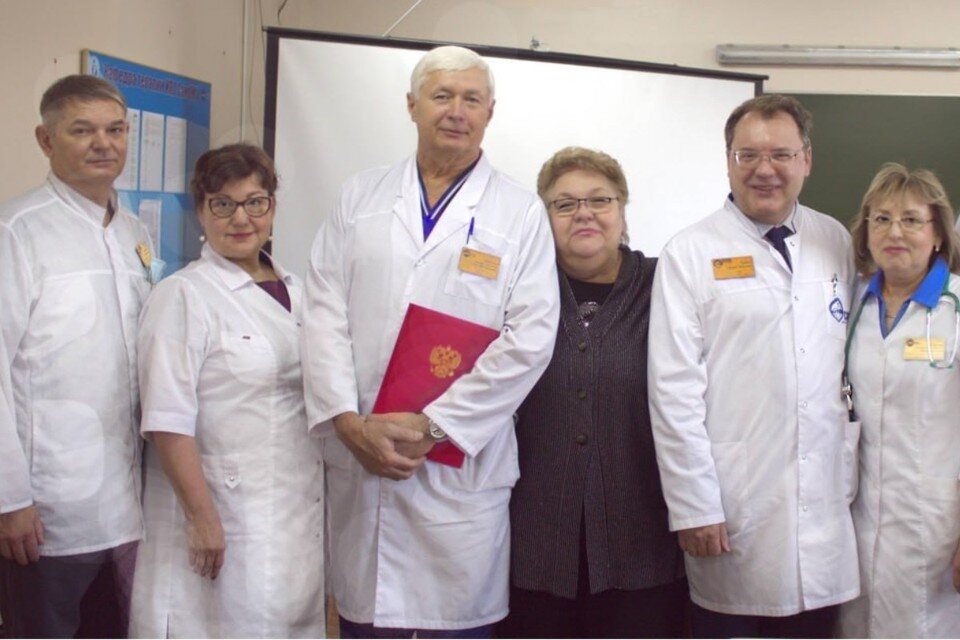    В 2023 году Геннадий Алексеев удостоен Почетного звания «Заслуженный врач Российской Федерации» Предоставлено "КП"
