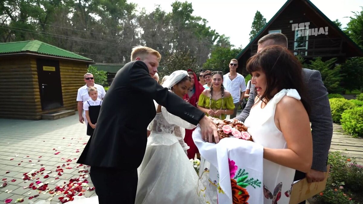 Невеста изменяет жениху во время свадьбы видео порно видео
