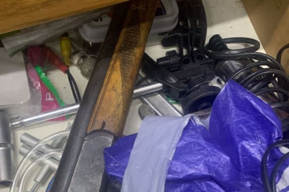    Сторож автосервиса в Иркутске угрожал велосипедисту ружьём