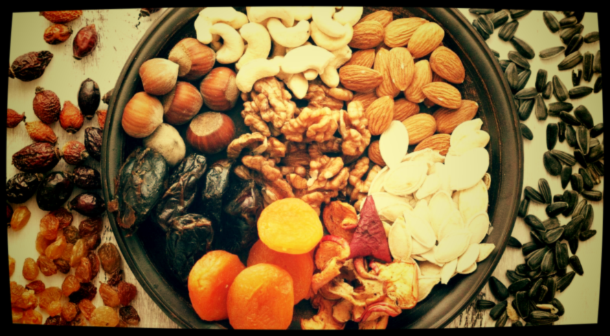 Можно добавлять в салаты, каши,  я рекомендую как самостоятельный перекус, орехи калорийны и отлично утоляют наш голод.