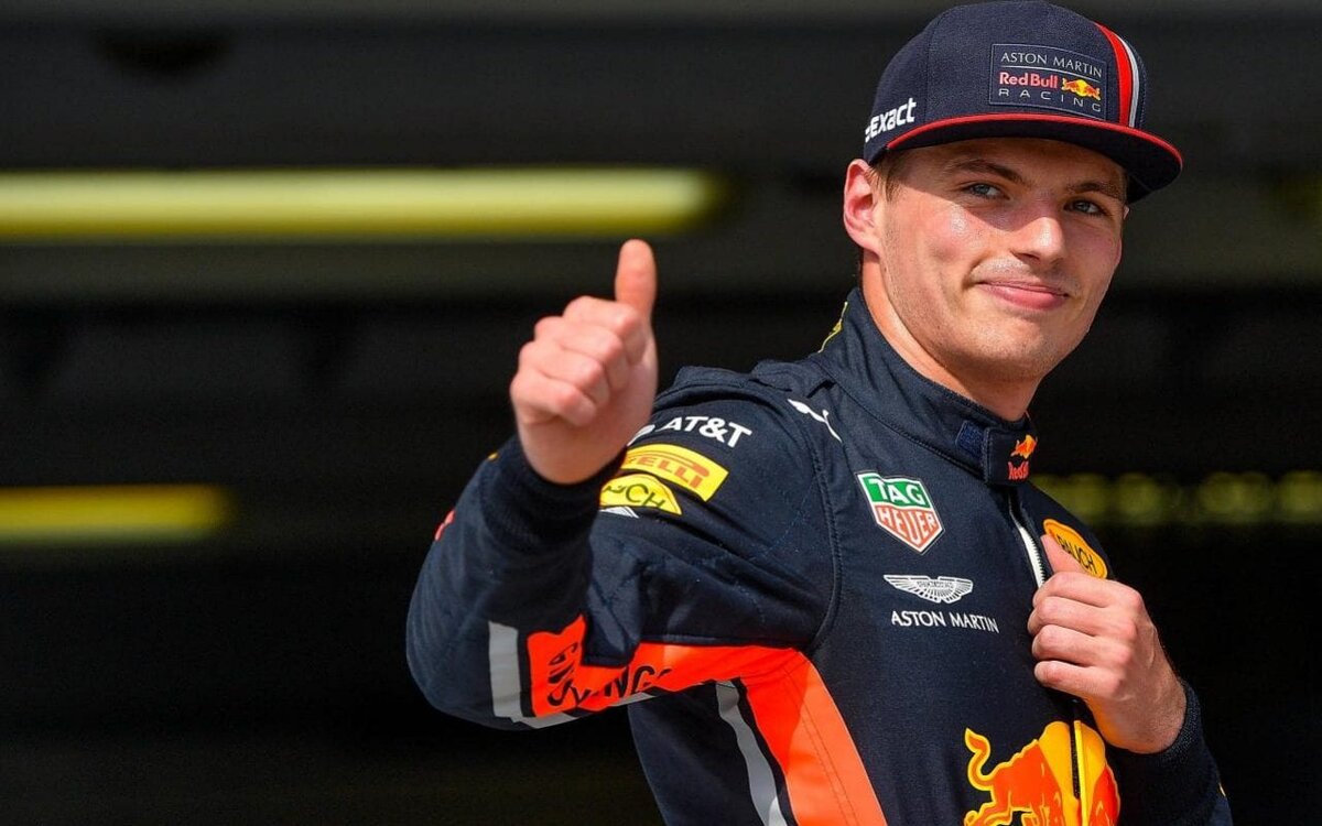 Макс ферстаппен. Формула 1 2022 max verstappen. Пилоты макса. Пилоты макса. Макс ферстаппен.