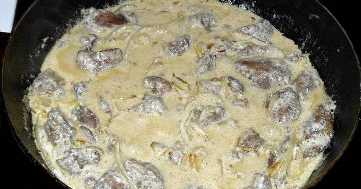 Полезные свойства ПЕЧЕНЬ КУРИНАЯ ТУШЕНАЯ В СМЕТАНЕ С ЛУКОМ И МОРКОВЬЮ