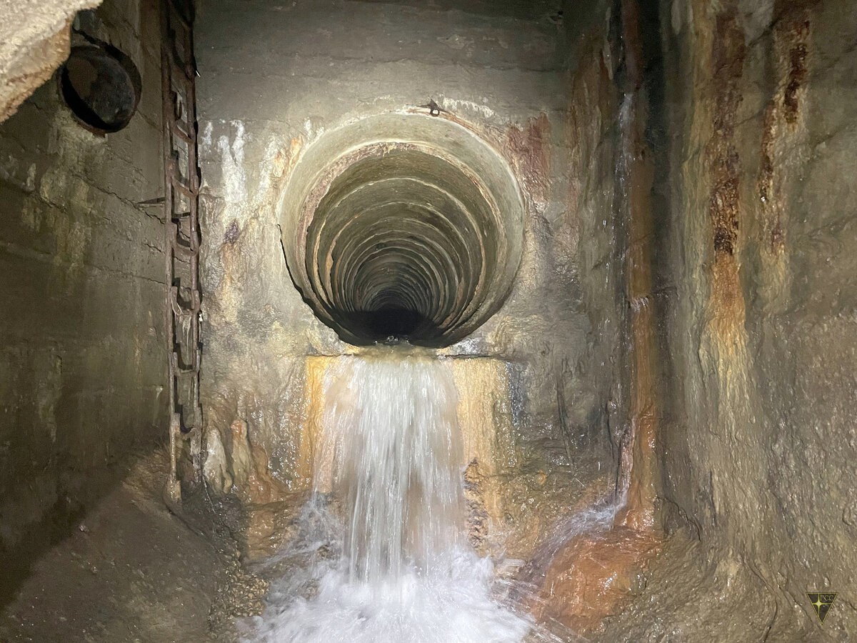 После Чуры мы ощутили, что есть ещё порох в пороховницах и ягоды в ягодицах. И отчего бы не посетить коллектор некоего ручья или скромной речки?-20