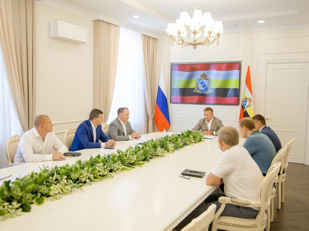    Губернатор Роман Старовойт призвал подрядчиков ответить за некачественный ремонт дорог