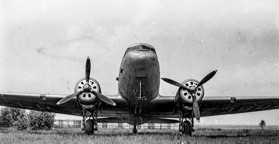 Самолет Ли-2