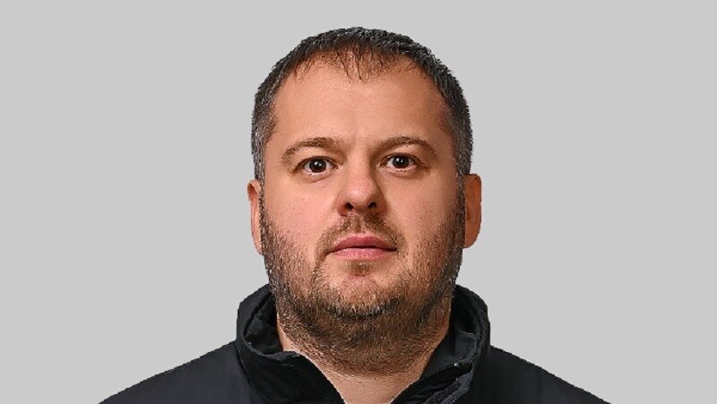    Наставник омской «молодежки» рассказал, каково это — расставаться с хоккеистами, которые идут дальше по системе.