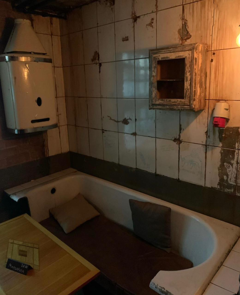 Цокольный этаж бара Дом в котором © "Покажу Москву" 