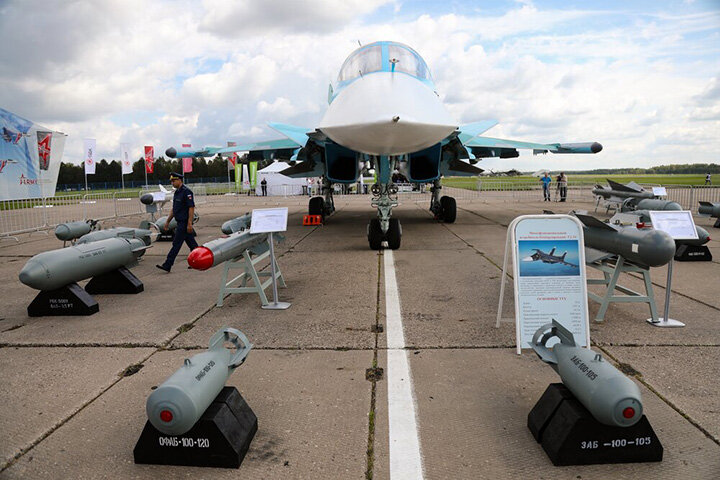 В АРСЕНАЛ, НОСИМЫЙ СУ-34, ДОБАВЯТ ЕЩЁ ОДНО СМЕРТОНОСНОЕ ОРУЖИЕ. ФОТО: НОВОСИЛЬЦЕВ АРТУР/АГЕНТСТВО "МОСКВА"