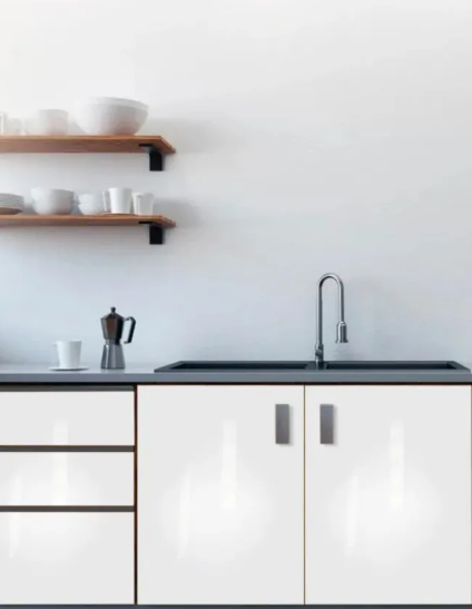 На фасадах использована пленка. Так и не скажешь, что она тут есть. Фото из Яндекса
