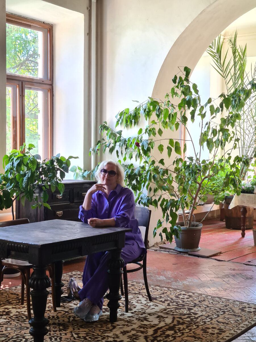 Гостиная, музыкальная комната