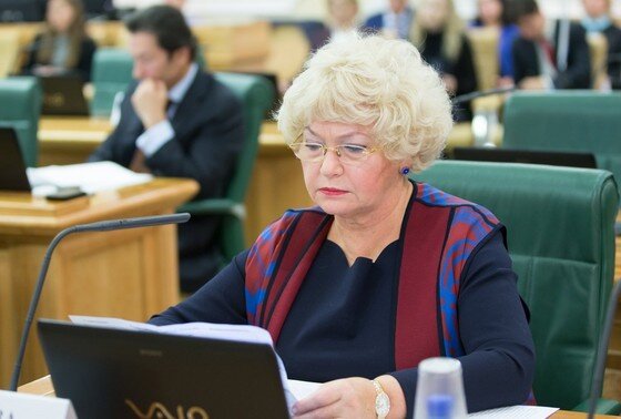    Людмила Нарусова