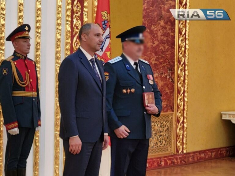    В Оренбурге Денис Паслер вручил государственные и ведомственные награды участникам СВО Андрей Севостьянов