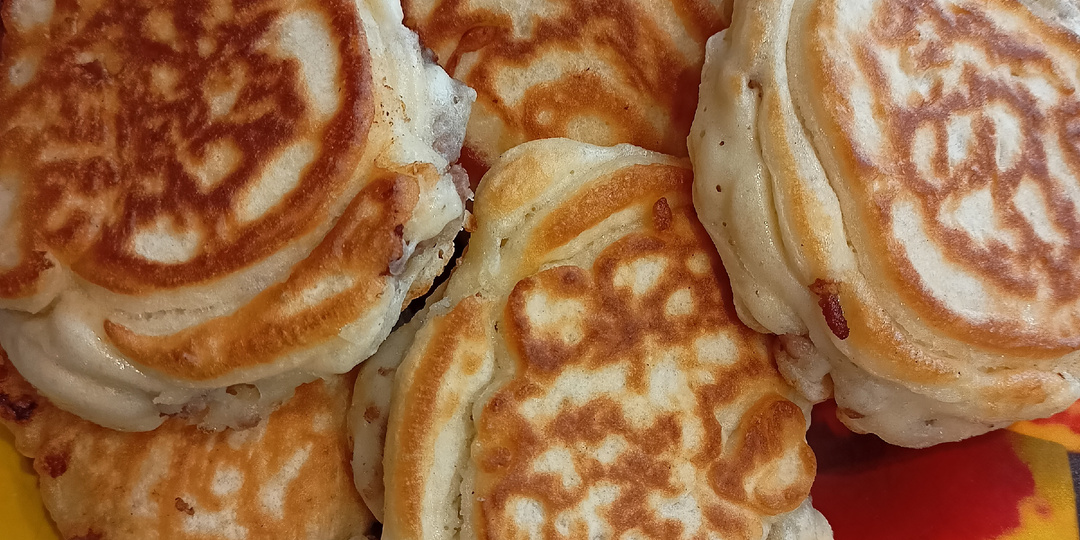 Когда совсем не хочется возиться с приготовлением беляшей, делаю их ленивый вариант. Это очень вкусно, просто и быстро.