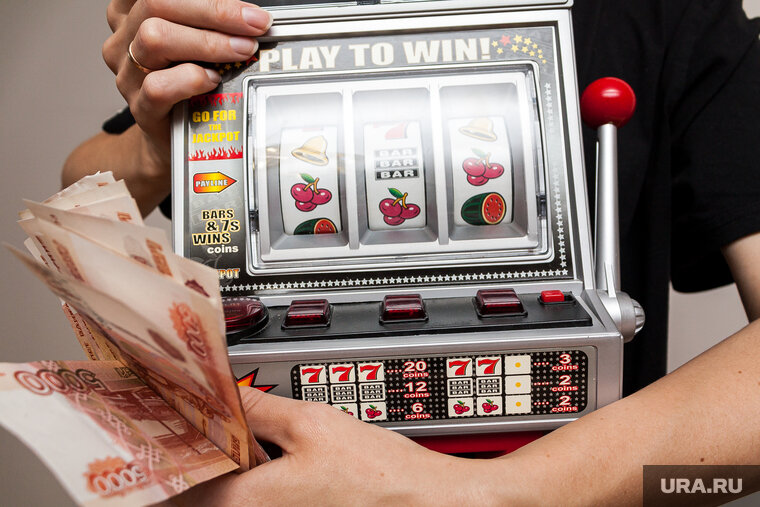    Девушка проиграла все деньги в онлайн-казино