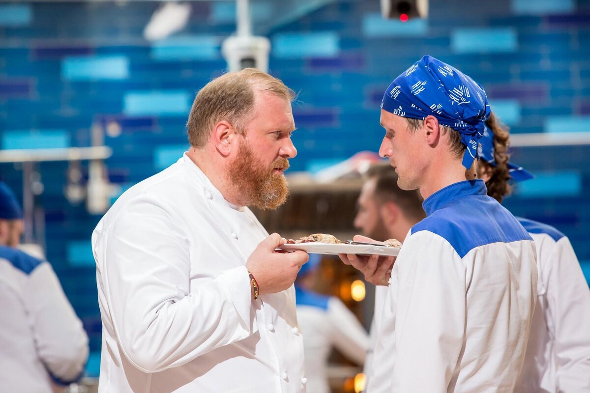 Константин Ивлев никому не рекомендует разогревать еду в микроволновке