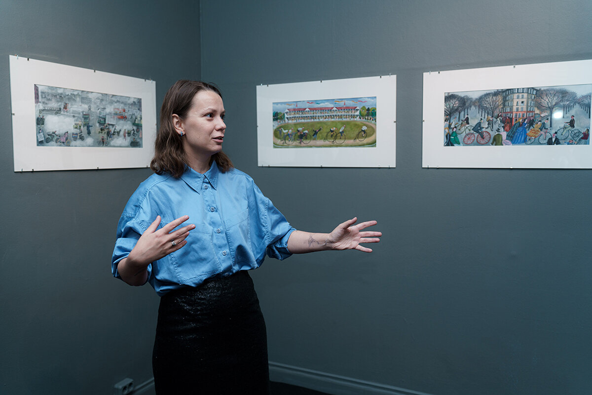Куратор Елена Шевелева