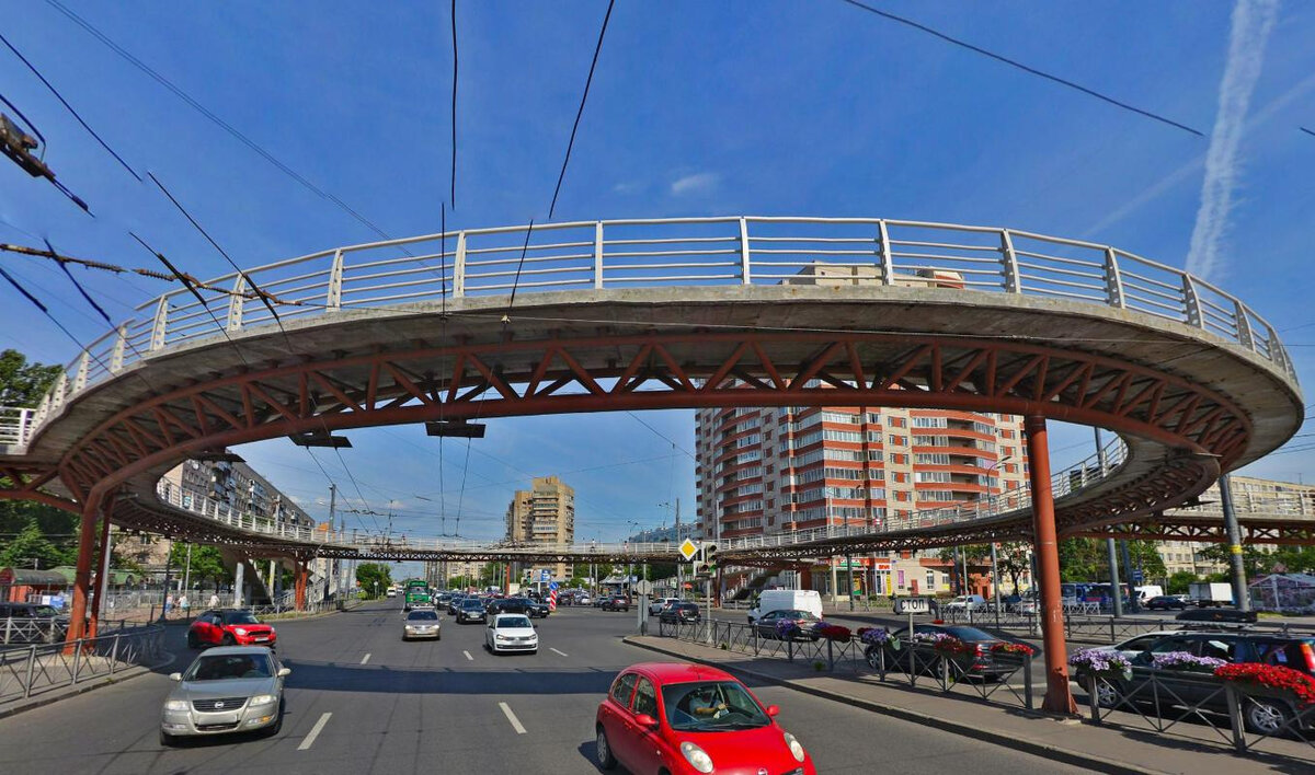 Надземный переход в Купчине, Санкт-Петербург