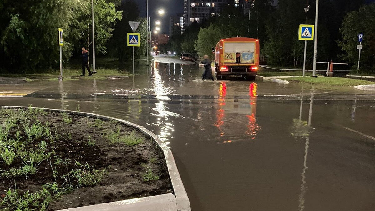     Власти сняли на видео работу городских служб.