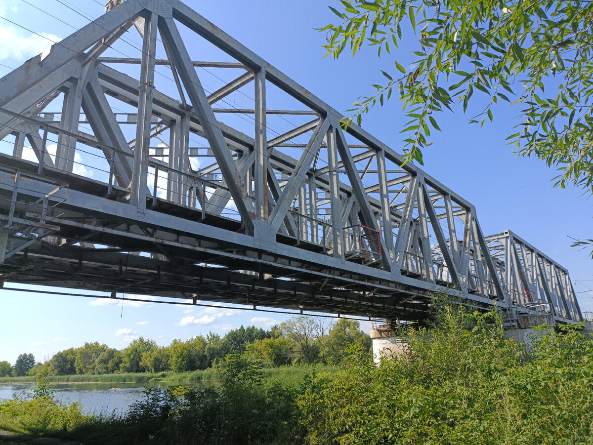 Железнодорожный мост в селе Новоникольском