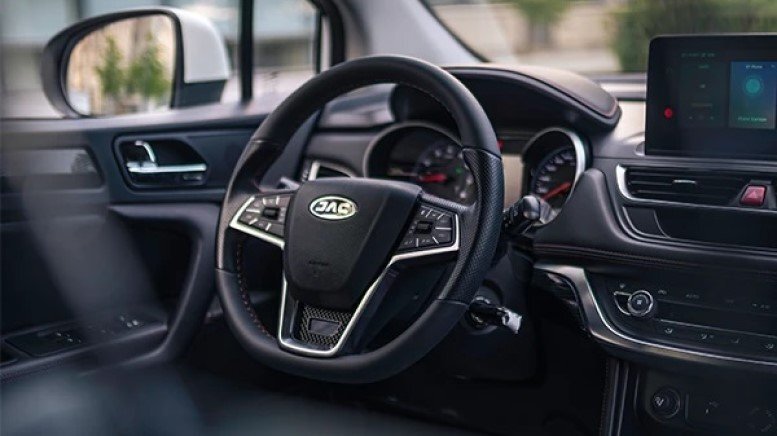     Оснащение кроссовера - такое же, как у любого бюджетного автомобиля из Поднебесной