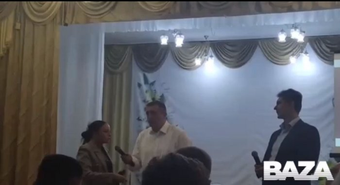 Фото: телеграм-канал "База". 2022 год. Людмила Аникеева на встрече с губернатором и мэром 