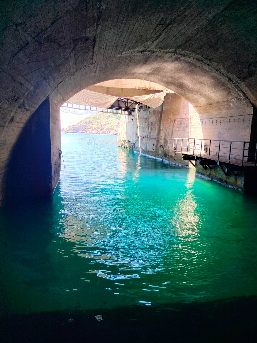 Канал внутри завода 