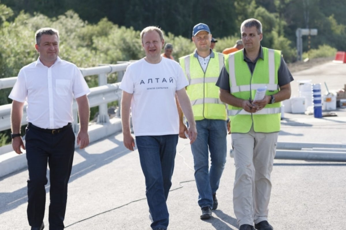    Томенко проверил, как идет ремонт дороги Алтайское – Ая – Бирюзовая Катунь
